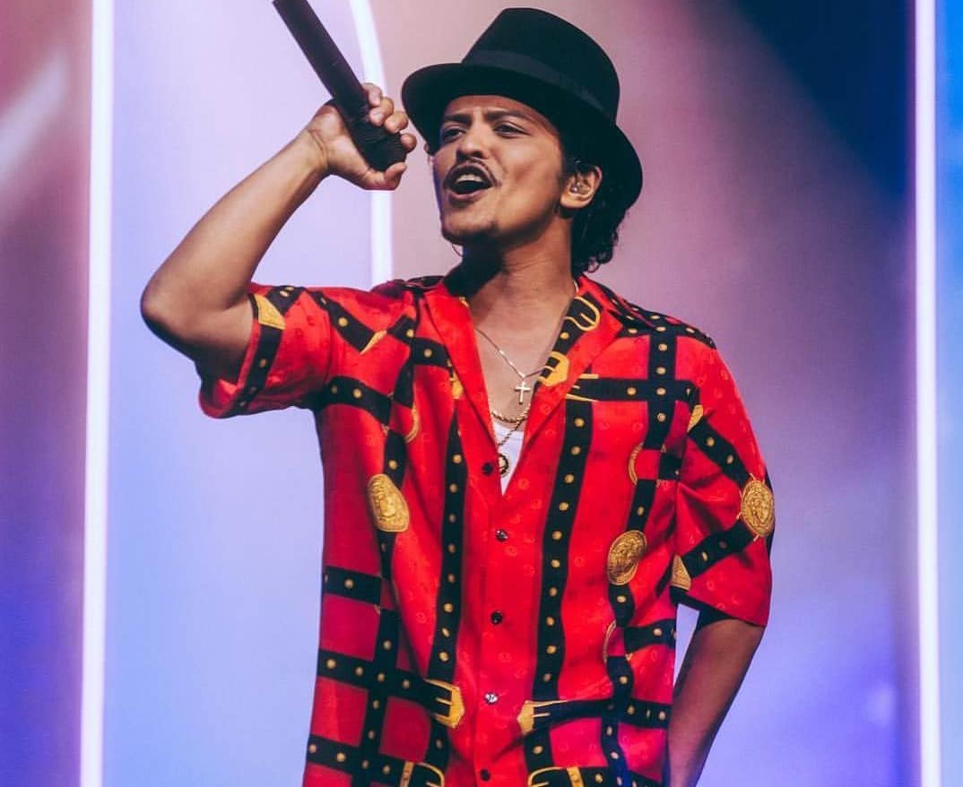 Image of Bruno Mars after the losing weight 