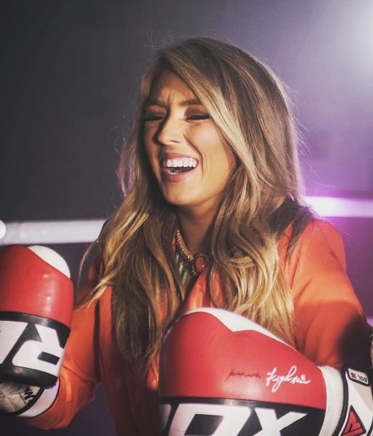 Image of Chloe Agnew doing boxing for weight loss
