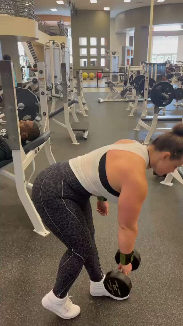 Image of Jordynne Grace doing her work out routine
