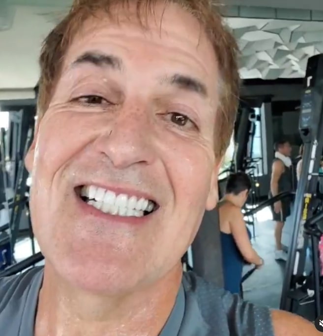 Image of Mark Cuban doing his work out routine for weight loss