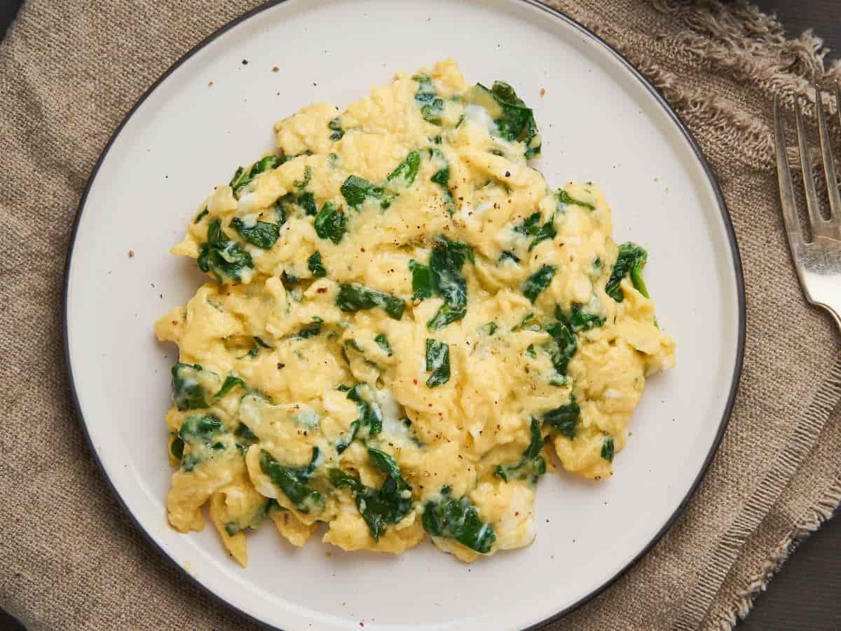 Image of Melissa Peterman's diet for weight loss, eggs with spinach