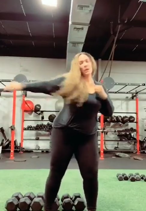 Image of Nia Jax doing her work out routine for Weight Loss