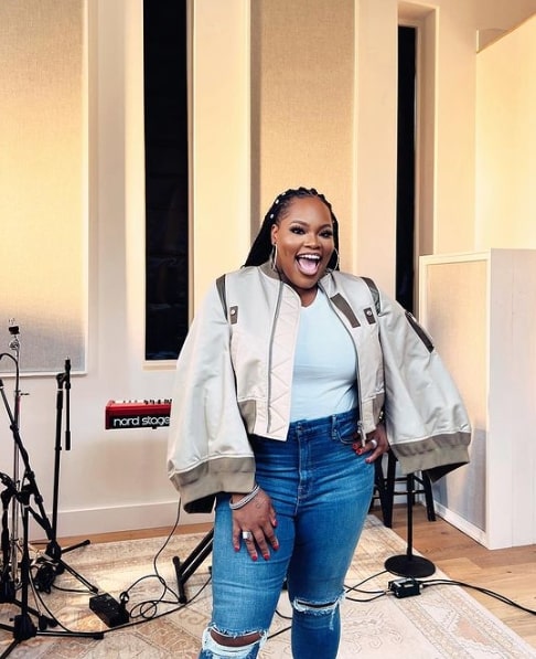 Image of Tasha Cobbs after losing weight